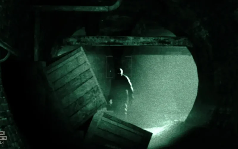 Outlast: So Immersive, It Will Force You to Turn the Lights On